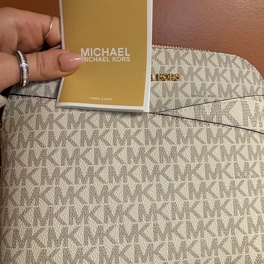 Michael Kors Signature blush cream and Gold Crossbody Bag - Picture 7 of 8